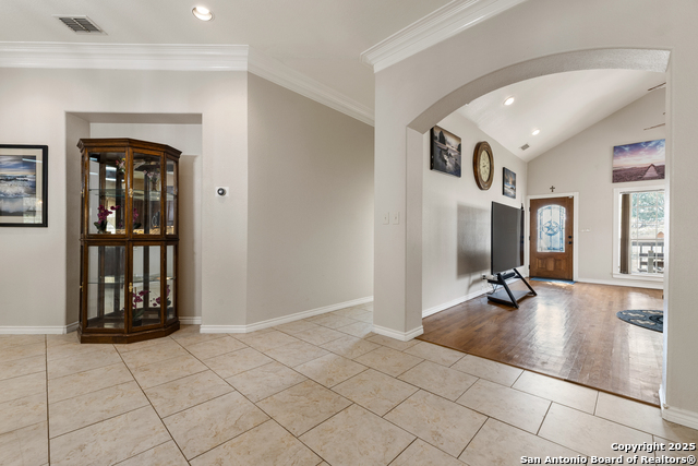 Listing photo id 8 for 10863 La Vernia