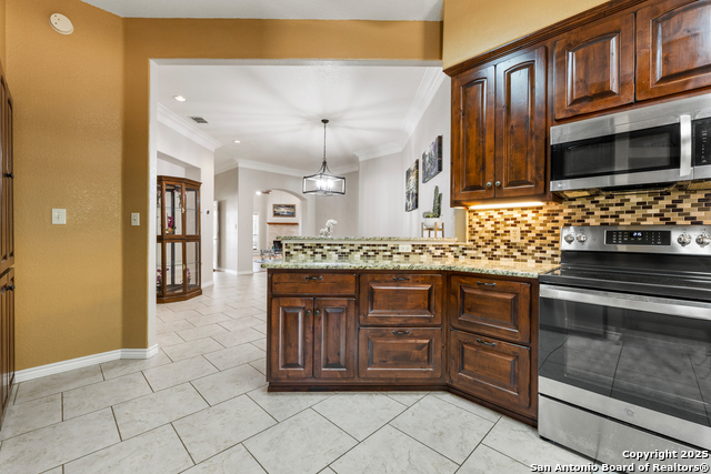 Listing photo id 13 for 10863 La Vernia