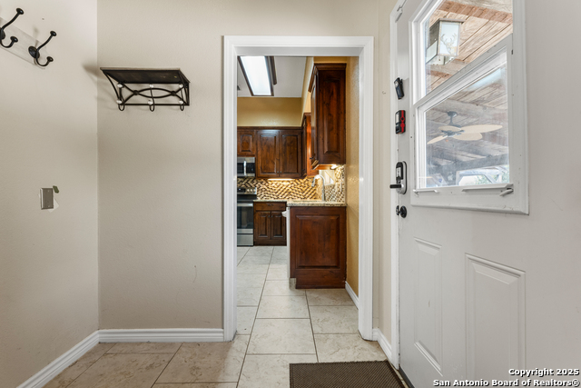 Listing photo id 31 for 10863 La Vernia