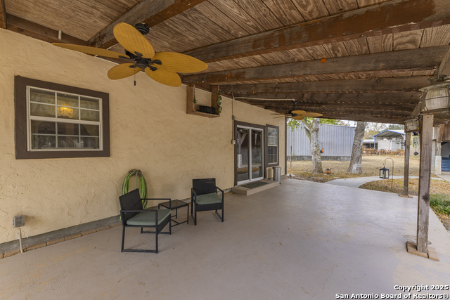Listing photo id 34 for 10863 La Vernia