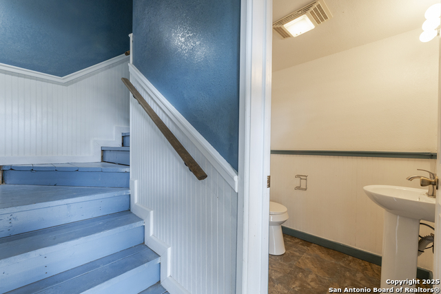 Listing photo id 35 for 10863 La Vernia