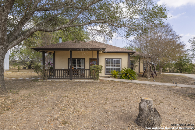 Listing photo id 2 for 10863 La Vernia