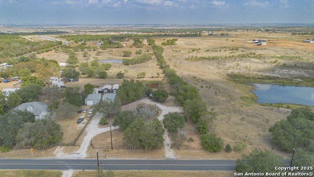 Listing photo id 46 for 10863 La Vernia
