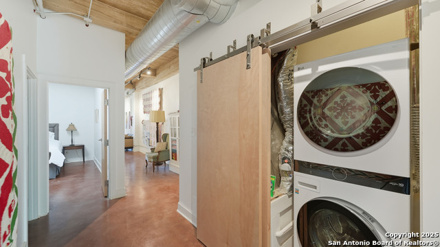 Image 12 of 38 For 222 Losoya St.  202