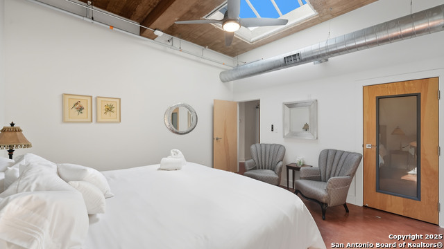 Image 13 of 38 For 222 Losoya St.  202