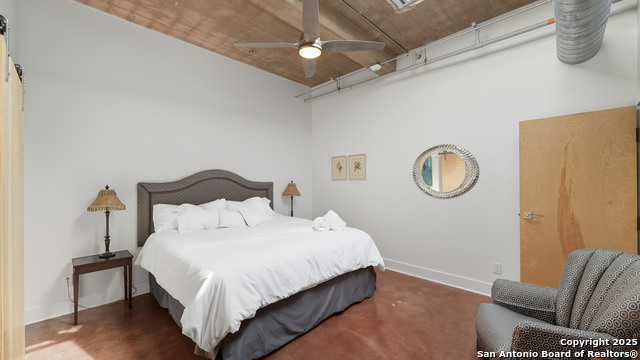 Image 14 of 38 For 222 Losoya St.  202