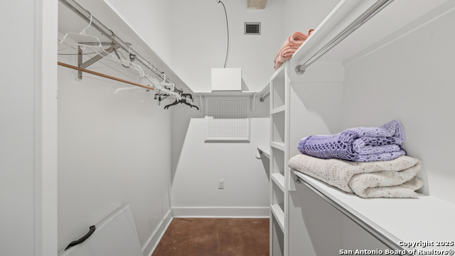 Image 16 of 38 For 222 Losoya St.  202