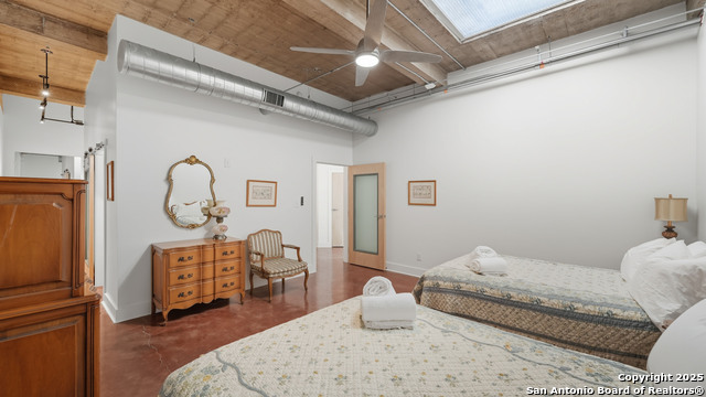 Image 22 of 38 For 222 Losoya St.  202