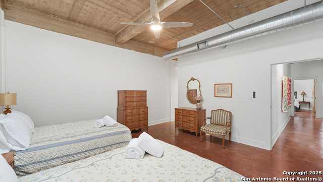 Image 23 of 38 For 222 Losoya St.  202