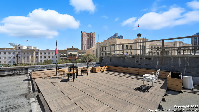 Image 29 of 38 For 222 Losoya St.  202