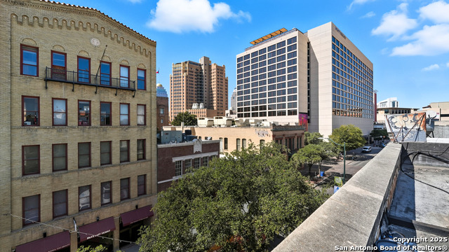 Image 30 of 38 For 222 Losoya St.  202