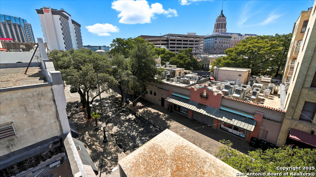 Image 35 of 38 For 222 Losoya St.  202