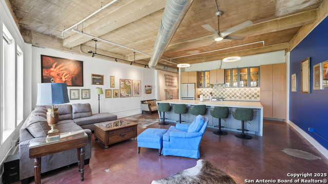 Image 4 of 38 For 222 Losoya St.  202