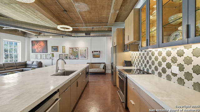 Image 8 of 38 For 222 Losoya St.  202