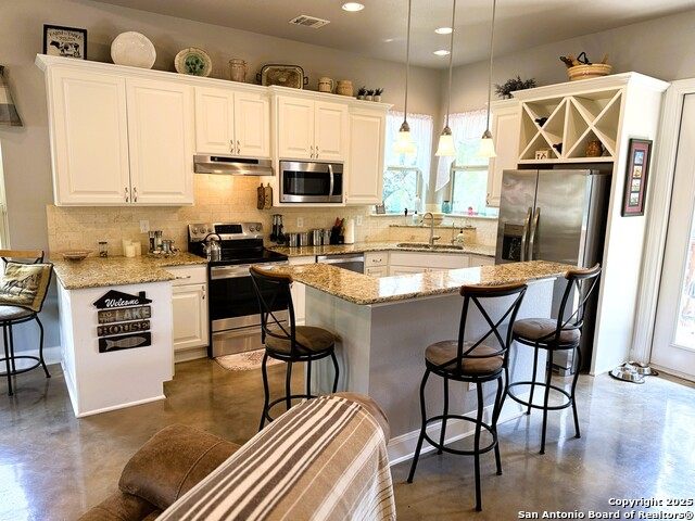 Listing photo id 3 for 186 Lakeview