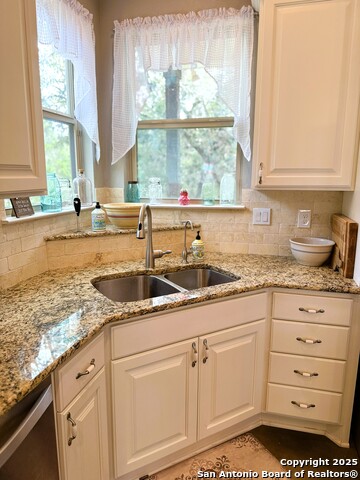 Listing photo id 6 for 186 Lakeview