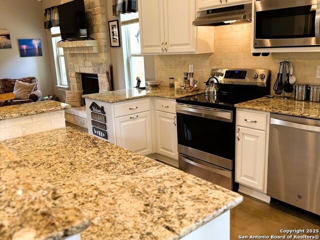 Listing photo id 7 for 186 Lakeview