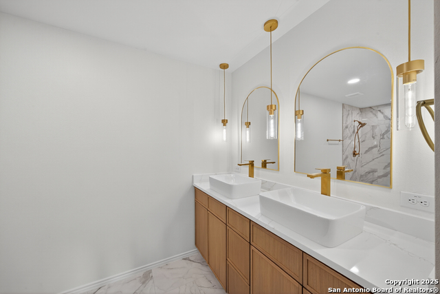 Image 18 of 40 For 12110 Branding Point