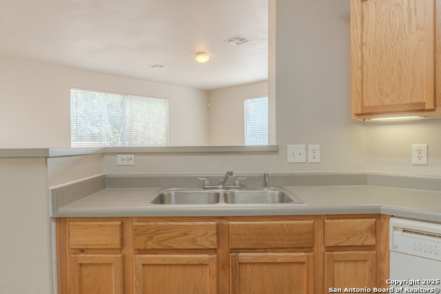 Listing photo id 16 for 10906 Toscana