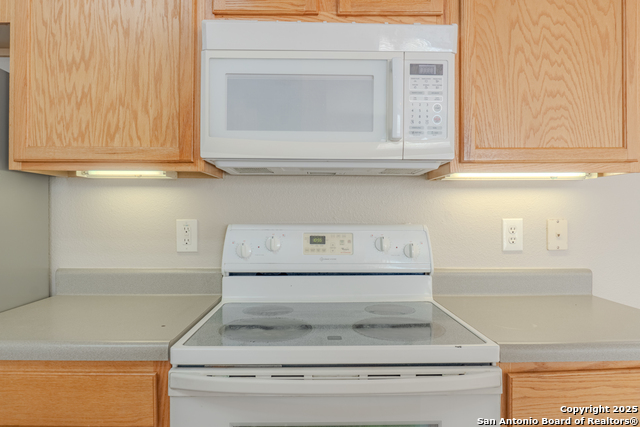 Listing photo id 17 for 10906 Toscana