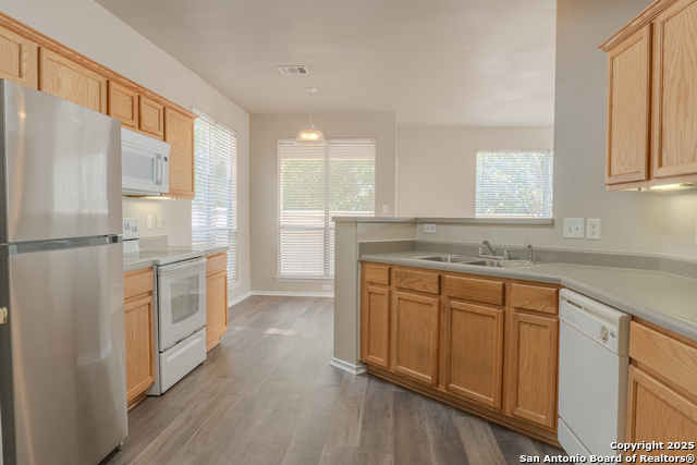 Listing photo id 20 for 10906 Toscana