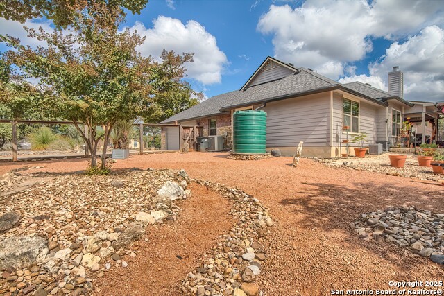 Listing photo id 28 for 639 Settlers Lane