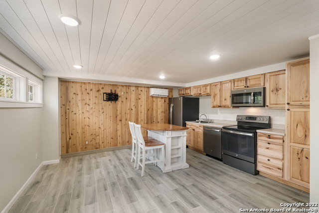 Listing photo id 1 for 227 Craig Pl E 3