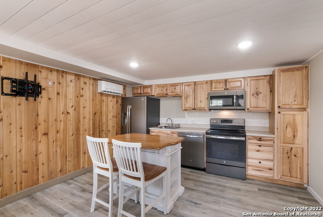 Listing photo id 2 for 227 Craig Pl E 3