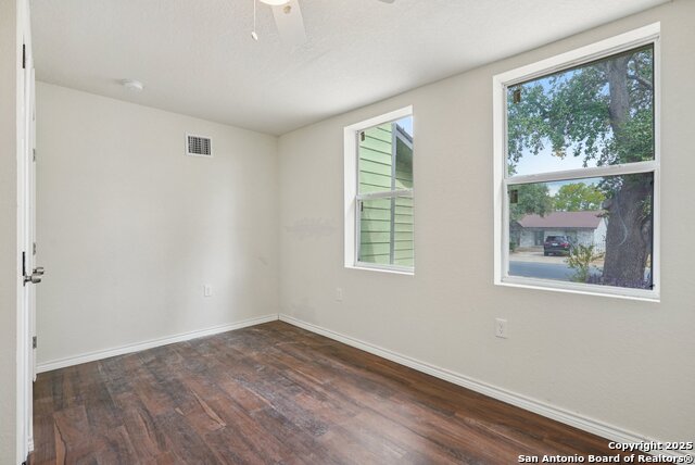 Image 19 of 35 For 8819 Catalina Bay