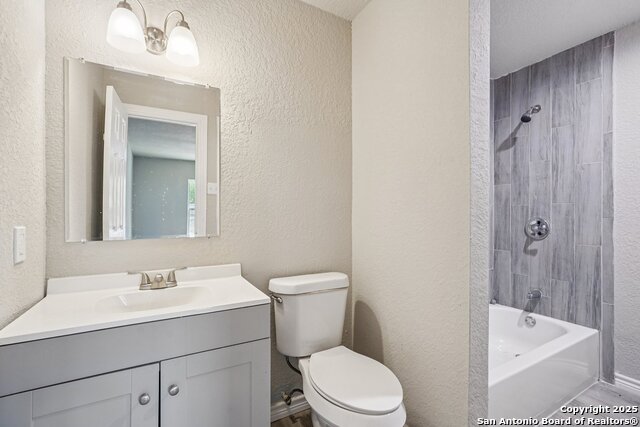 Image 25 of 35 For 8819 Catalina Bay