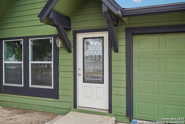 Image 4 of 35 For 8819 Catalina Bay