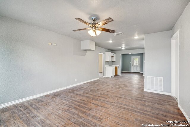 Image 5 of 35 For 8819 Catalina Bay