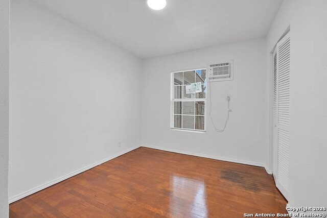 Image 14 of 16 For 162 Birchwood Dr