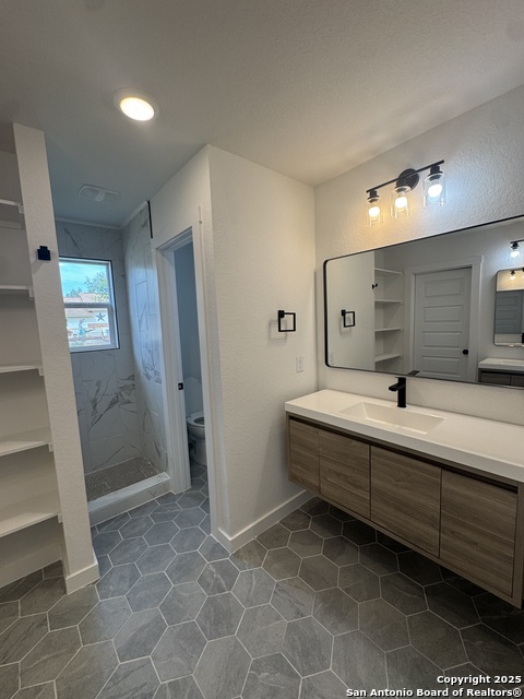 Image 17 of 24 For 913 Olive St