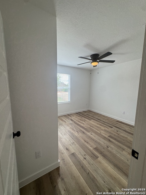 Image 9 of 24 For 913 Olive St