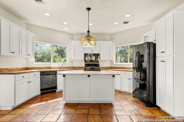 Listing photo id 8 for 1815 Lakeside