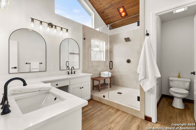 Listing photo id 16 for 1815 Lakeside