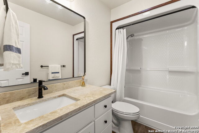 Listing photo id 20 for 1815 Lakeside