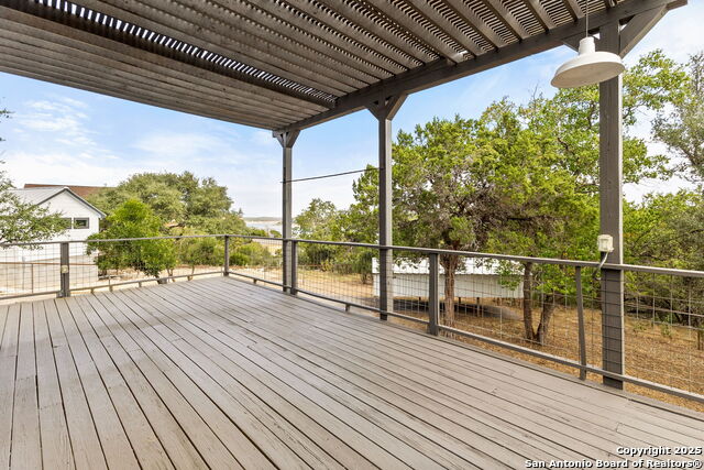 Listing photo id 25 for 1815 Lakeside