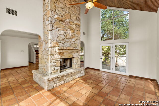 Listing photo id 7 for 1815 Lakeside