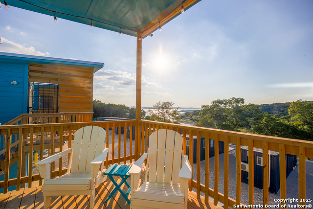 Listing photo id 10 for 420 Simon Crest