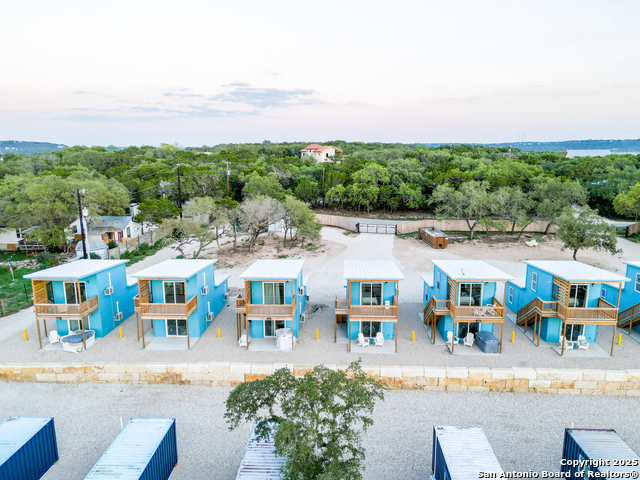 Listing photo id 0 for 420 Simon Crest