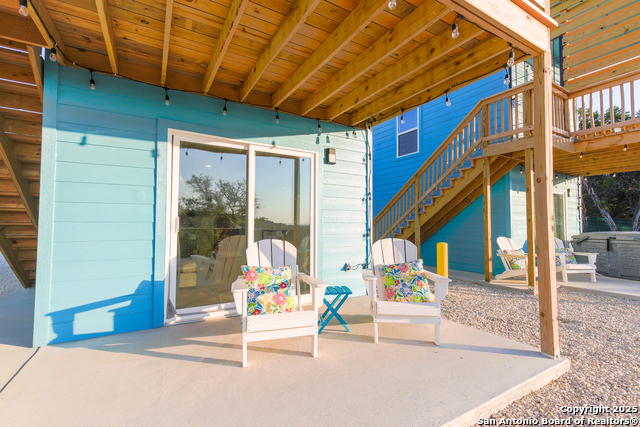 Listing photo id 21 for 420 Simon Crest