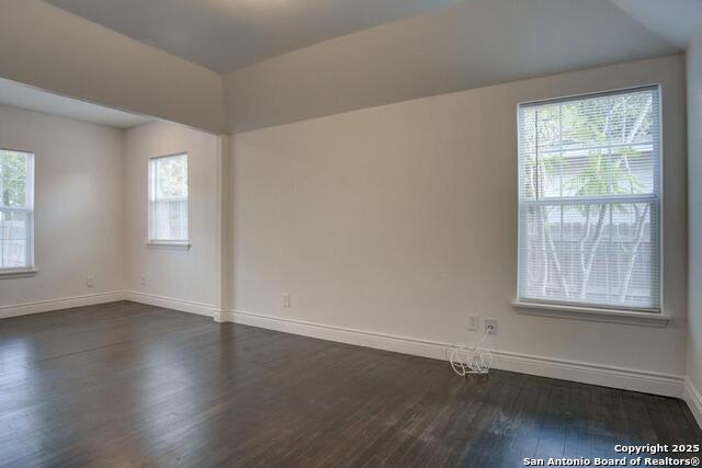 Image 21 of 31 For 313 Wildwood W