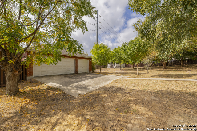 Image 52 of 74 For 800 Hop Tree