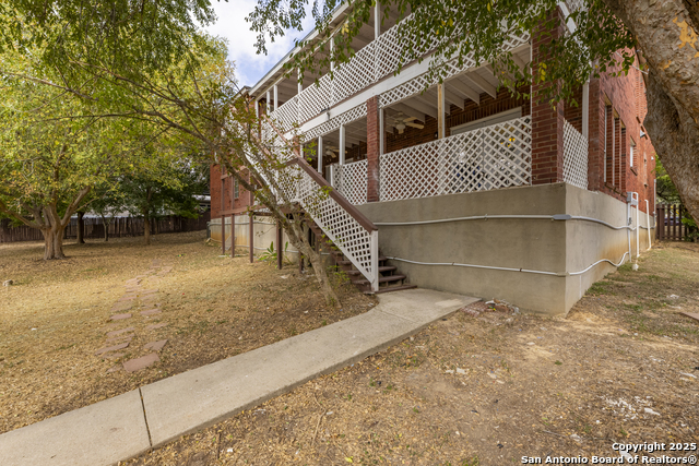 Image 66 of 74 For 800 Hop Tree
