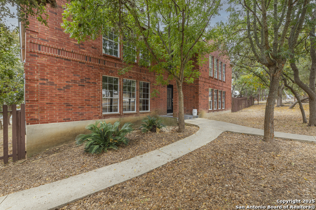 Image 71 of 74 For 800 Hop Tree