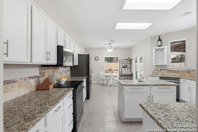 Image 5 of 38 For 3 Brentcove