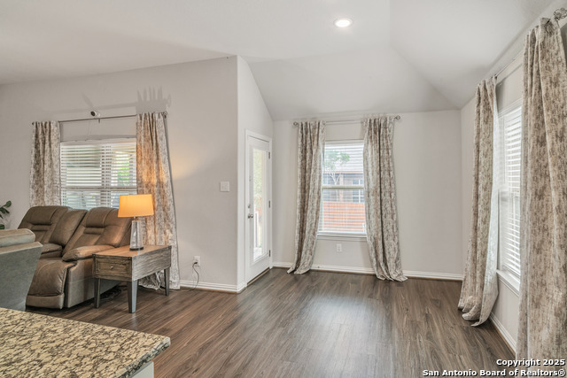 Listing photo id 6 for 13726 Quiet Fox