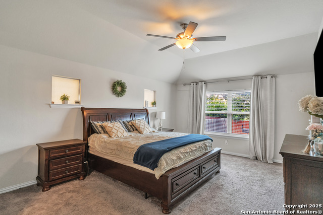 Listing photo id 7 for 13726 Quiet Fox